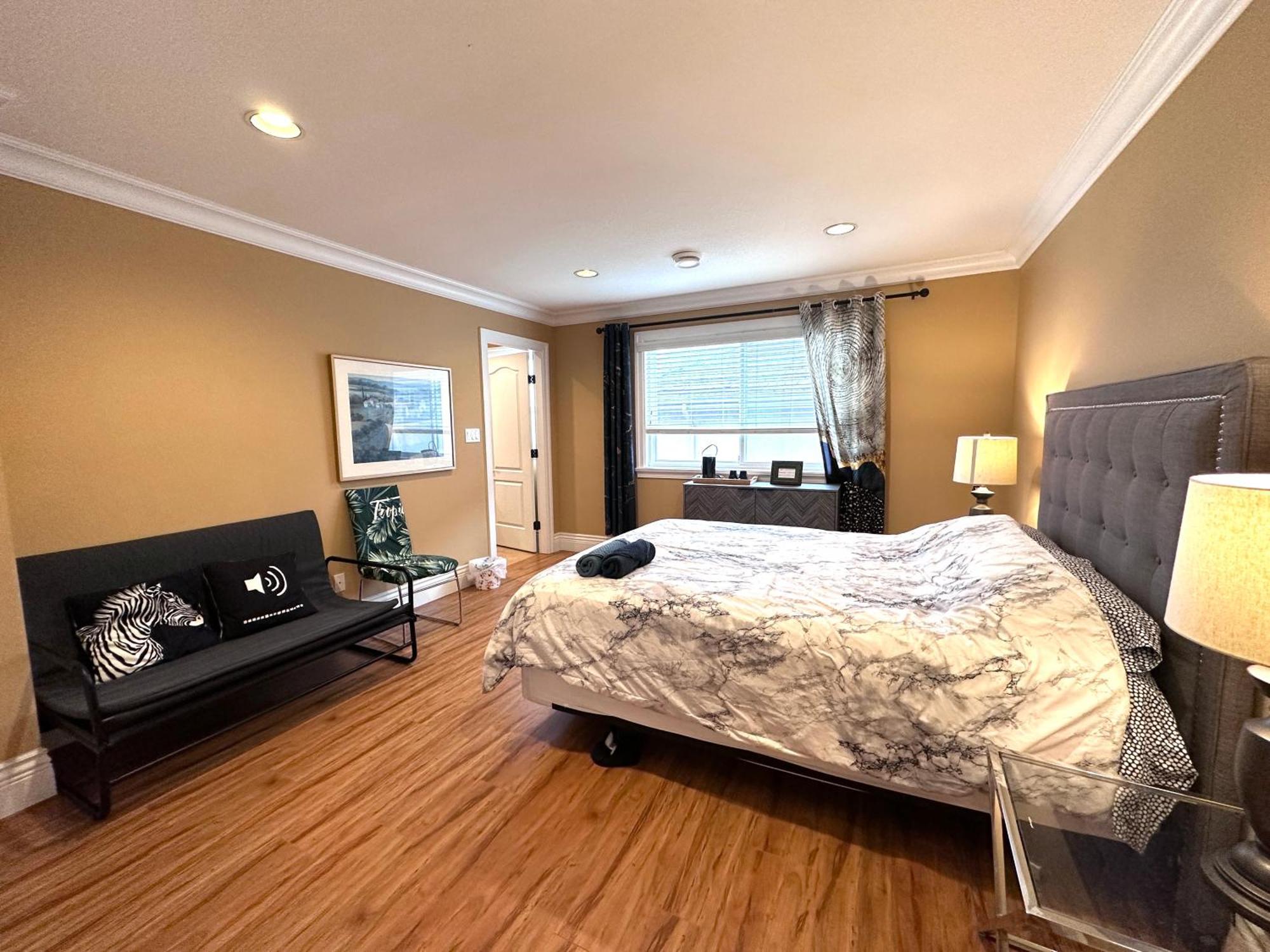 Vancouver Luxury Homestay Ричмонд Экстерьер фото