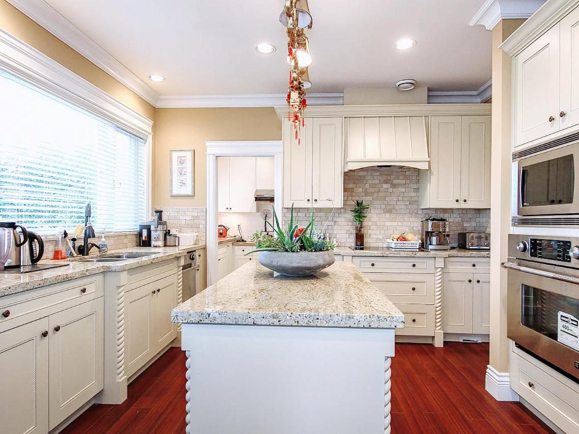 Vancouver Luxury Homestay Ричмонд Экстерьер фото
